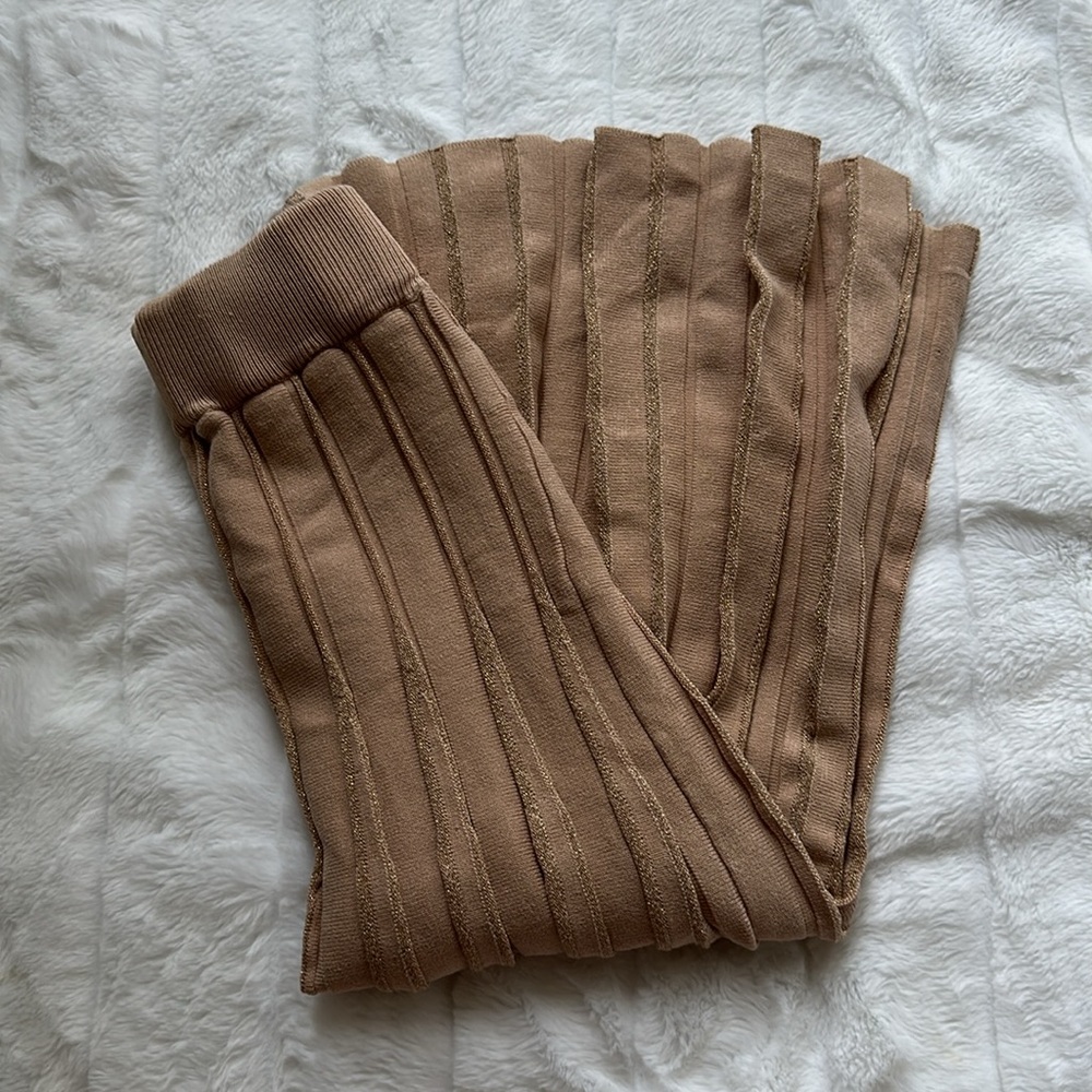 - Saks Fifth Avenue Elegant Tan Pleated Skirt - Picture 4 of 10